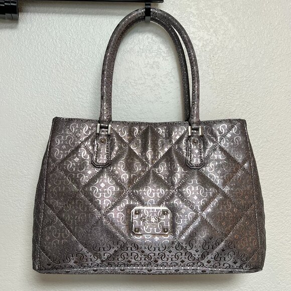 Guess Like New Shimmering Silver Quilted Purse - Picture 2 of 16